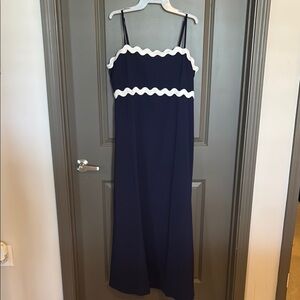 Elegant Navy Blue Maxi Dress with White Accents